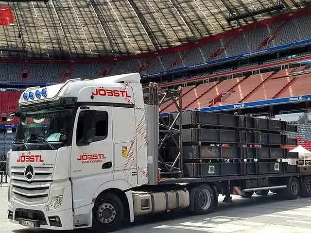Tieflader mit Traversen